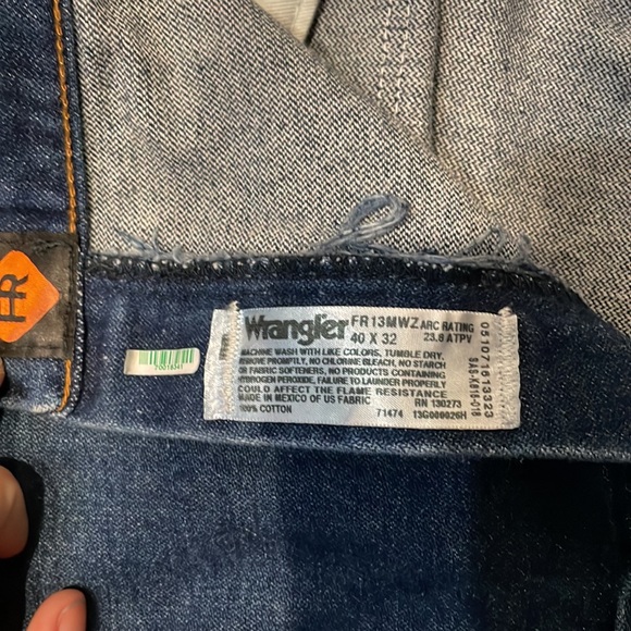 Wranglers Mens 40x32 Fire Retardant 13 Original Jeans - Picture 5 of 6
